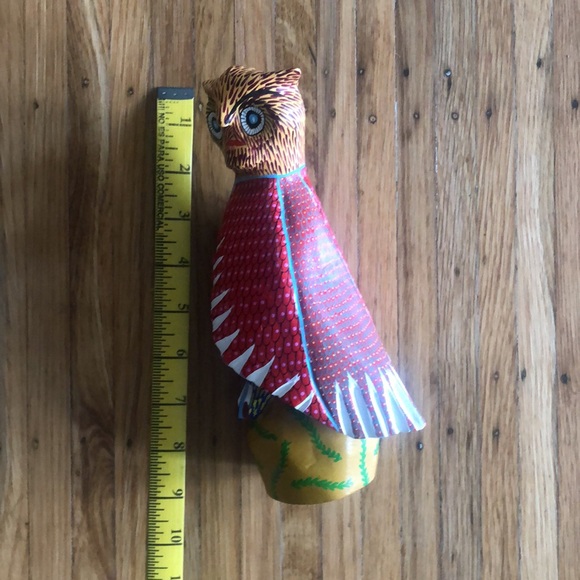 Vibrant Mexican folk art from Oaxaca signed by artist (painted wood sculpture) - Picture 6 of 7